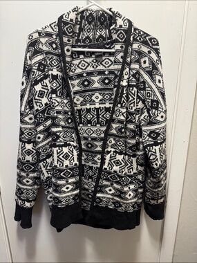 Rachel Zoe Black & White Geometric Shawl Cardigan(3)